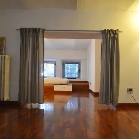 Via Valtellina Loft アパート ミラノ
