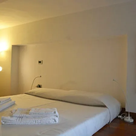 アパート Via Valtellina Loft ミラノ