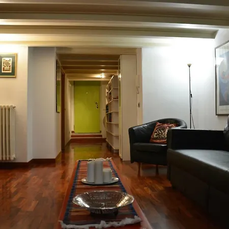 Via Valtellina Loft ミラノ