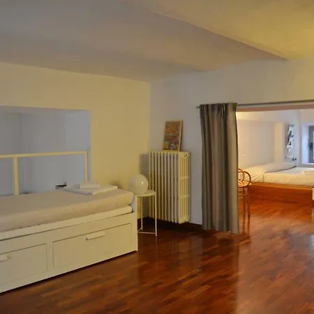 Via Valtellina Loft アパート ミラノ