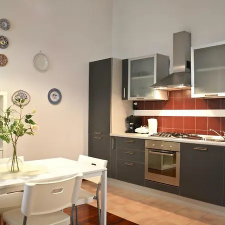 Via Valtellina Loft アパート
