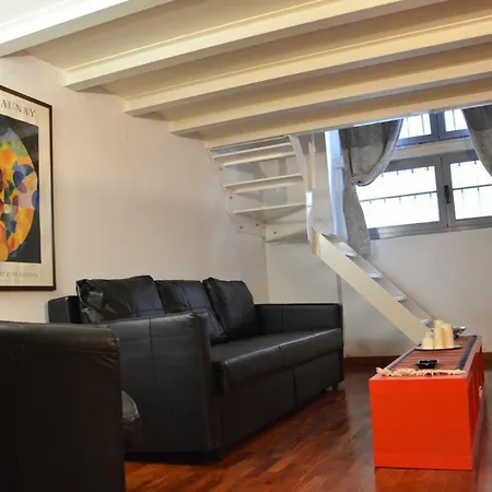 Via Valtellina Loft * ミラノ